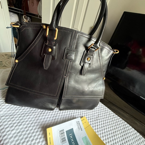 Dooney & Bourke Handbags - Dooney & Bourke Black Florentine Leather Clayton Satchel
